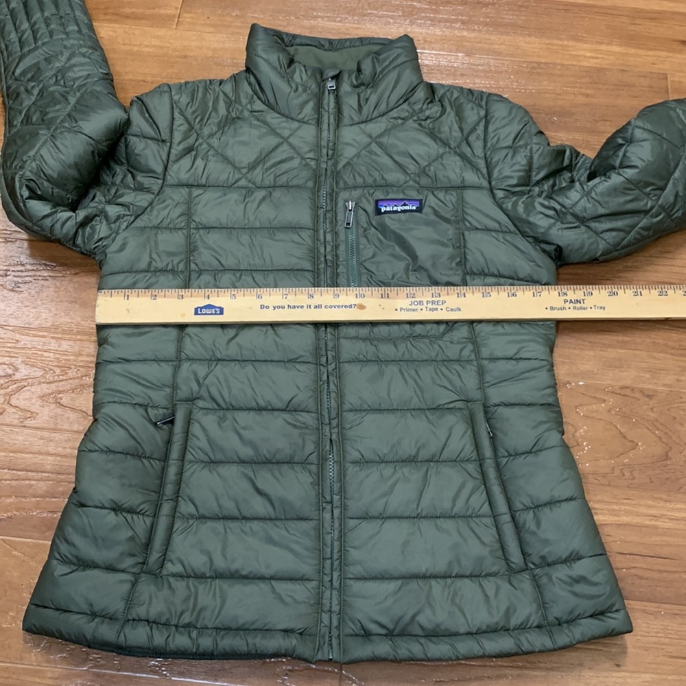 Patagonia Lightweight Puffer Jacket - Picture 5 of 15
